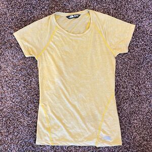 The North Face Light Weight Yellow Workout Casual Short Sleeve Shirt Top